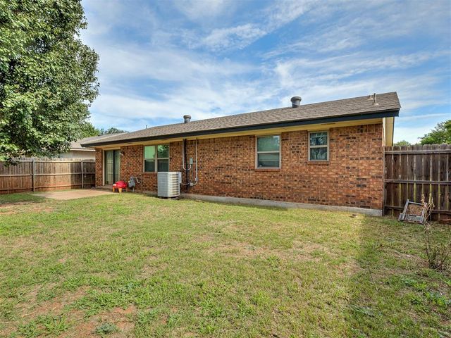 740 W Elder Drive, Mustang, OK 73064