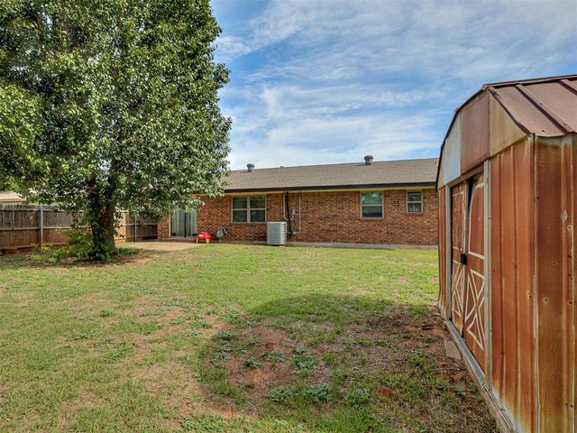 740 W Elder Drive, Mustang, OK 73064