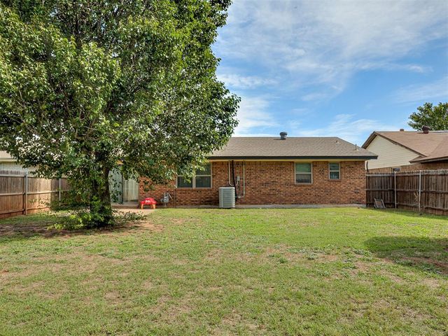 740 W Elder Drive, Mustang, OK 73064