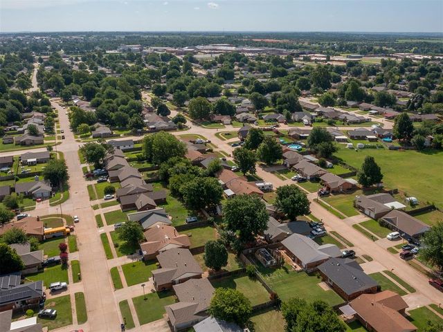 740 W Elder Drive, Mustang, OK 73064