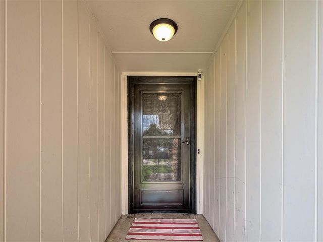 740 W Elder Drive, Mustang, OK 73064