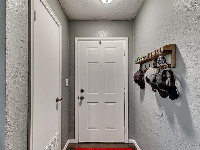 740 W Elder Drive, Mustang, OK 73064
