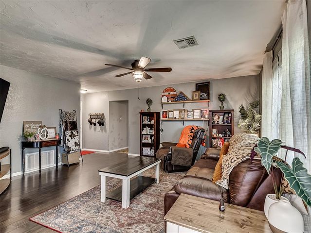 740 W Elder Drive, Mustang, OK 73064