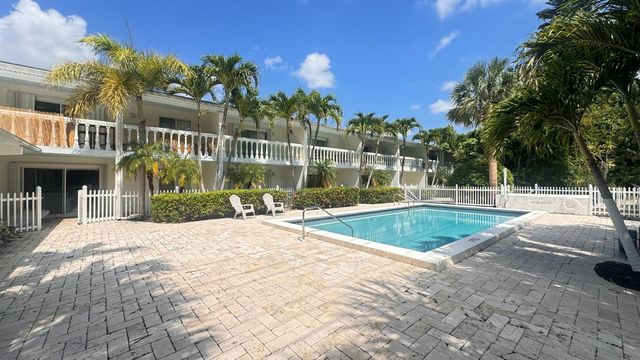 1727 Jimmy Buffett Mem Highway 208, Vero Beach, FL 32963