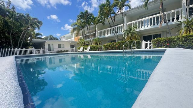 1727 Jimmy Buffett Mem Highway 208, Vero Beach, FL 32963