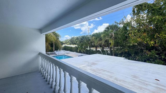 1727 Jimmy Buffett Mem Highway 208, Vero Beach, FL 32963
