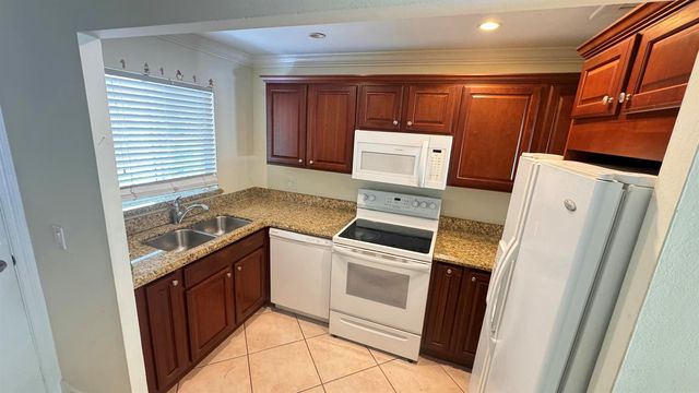 1727 Jimmy Buffett Mem Highway 208, Vero Beach, FL 32963