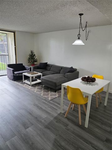 8065 SW 107th Ave 202, Miami, FL 33173