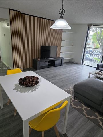 8065 SW 107th Ave 202, Miami, FL 33173