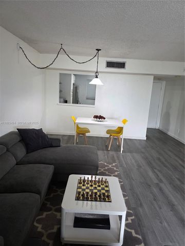 8065 SW 107th Ave 202, Miami, FL 33173