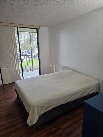 8065 SW 107th Ave 202, Miami, FL 33173