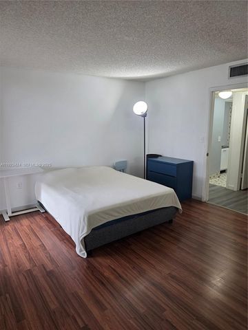 8065 SW 107th Ave 202, Miami, FL 33173