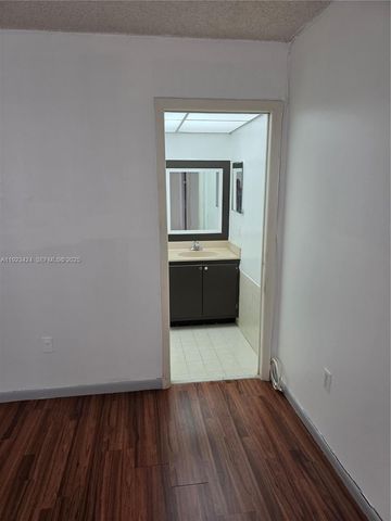 8065 SW 107th Ave 202, Miami, FL 33173