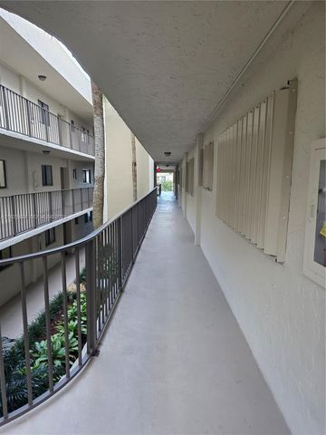 8065 SW 107th Ave 202, Miami, FL 33173