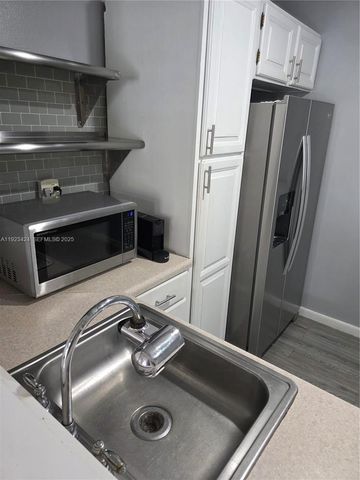 8065 SW 107th Ave 202, Miami, FL 33173