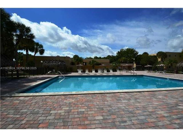 8065 SW 107th Ave 202, Miami, FL 33173