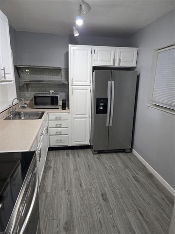 8065 SW 107th Ave 202, Miami, FL 33173