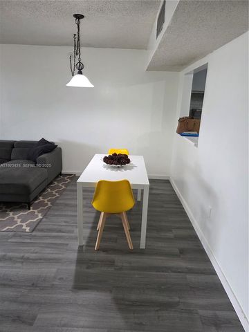 8065 SW 107th Ave 202, Miami, FL 33173