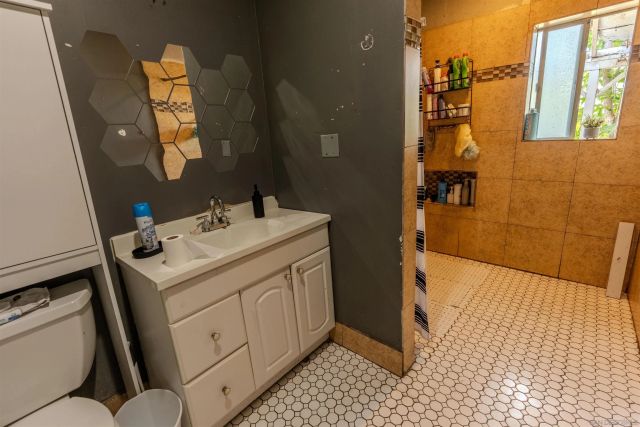 290 35th St, San Diego, CA 92102