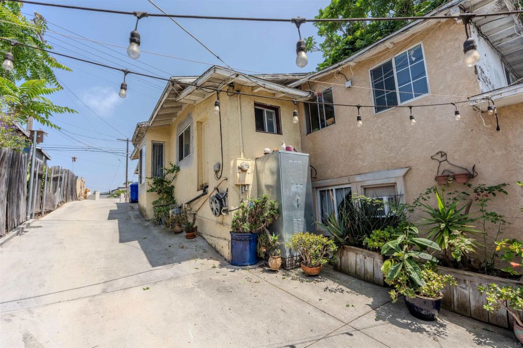 290 35th St, San Diego, CA 92102