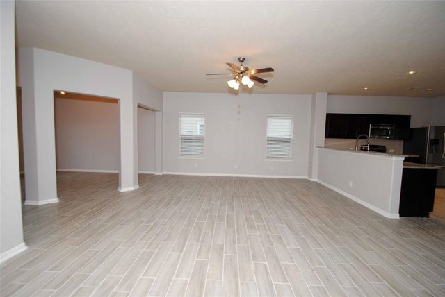 7019 Hazelnut Lane, Baytown, TX 77521