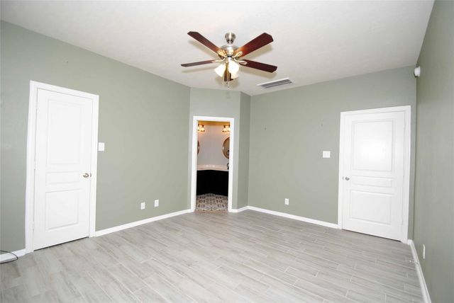 7019 Hazelnut Lane, Baytown, TX 77521