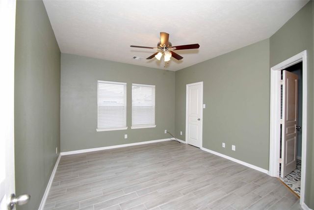 7019 Hazelnut Lane, Baytown, TX 77521