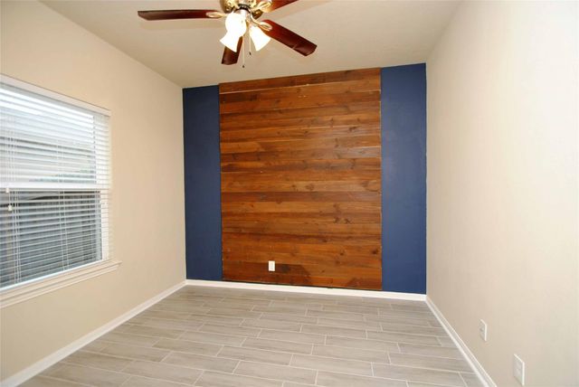 7019 Hazelnut Lane, Baytown, TX 77521
