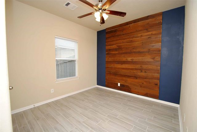 7019 Hazelnut Lane, Baytown, TX 77521