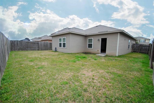 7019 Hazelnut Lane, Baytown, TX 77521