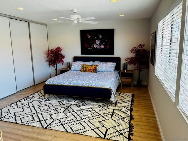 6135 Montecito Dr 5, Palm Springs, CA 92264