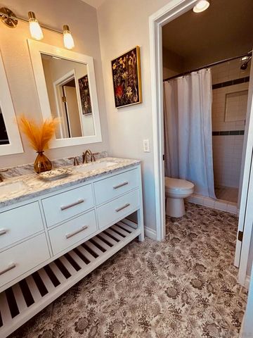 6135 Montecito Dr 5, Palm Springs, CA 92264