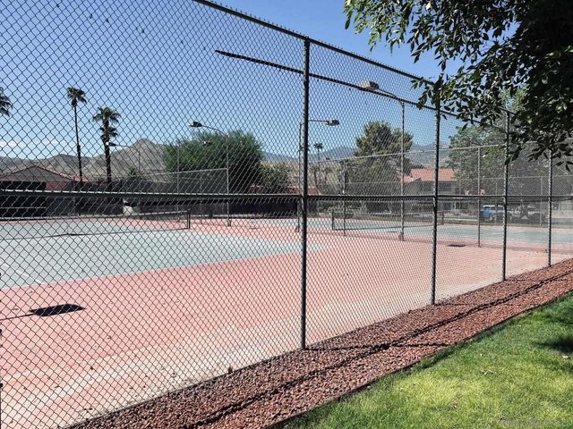 6135 Montecito Dr 5, Palm Springs, CA 92264