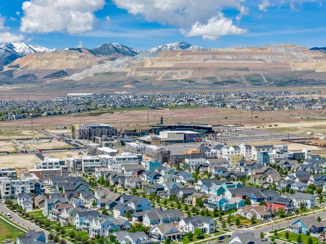 5022 W LAKE AVE, South Jordan, UT 84009