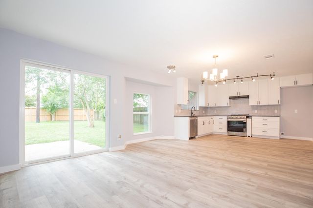 4219 Brandemere Way Street, Houston, TX 77066