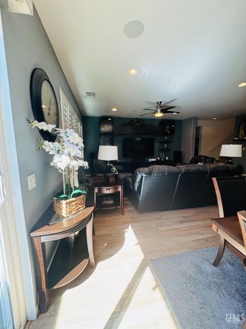 5921 Moonlight Peak Drive, Bakersfield, CA 93311
