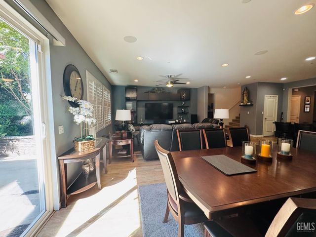5921 Moonlight Peak Drive, Bakersfield, CA 93311