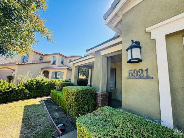 5921 Moonlight Peak Drive, Bakersfield, CA 93311
