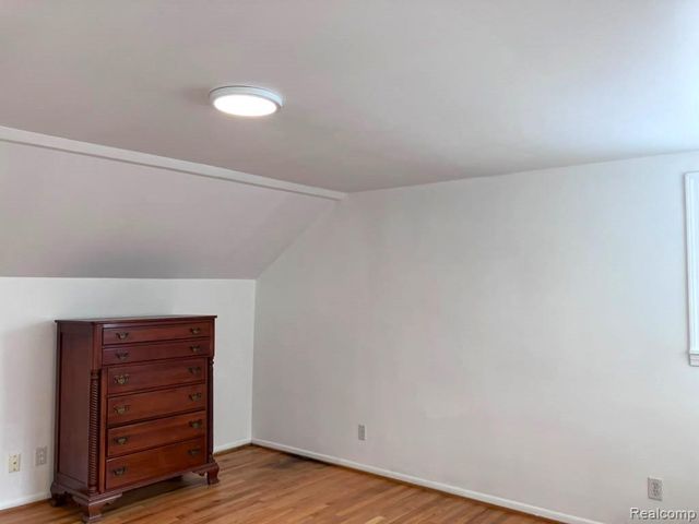 8072 Superior, Center Line, MI 48015