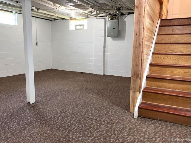 8072 Superior, Center Line, MI 48015