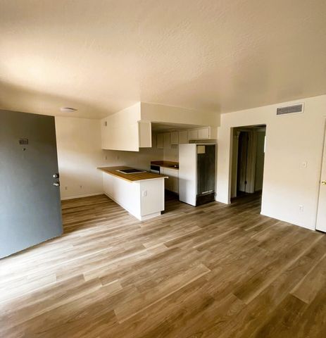 2002 E Sweetwater Avenue 202, Phoenix, AZ 85022
