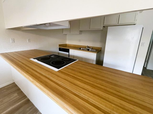 2002 E Sweetwater Avenue 202, Phoenix, AZ 85022