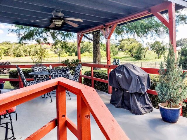 149 Bay Roc Lane, Runaway Bay, TX 76426