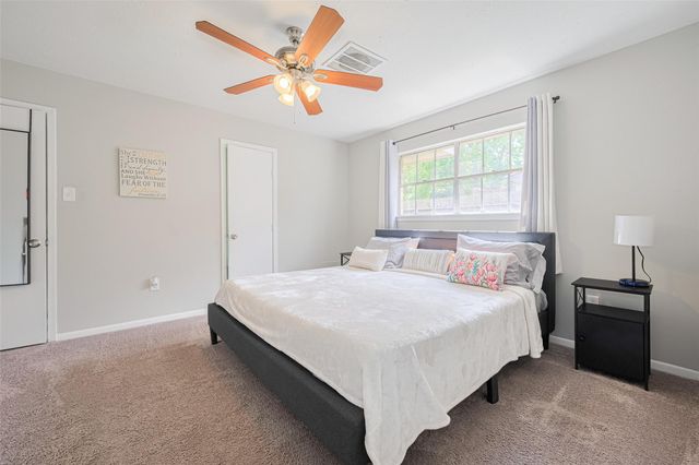 101 Wildrose Street, Baytown, TX 77520