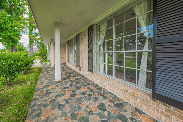 101 Wildrose Street, Baytown, TX 77520