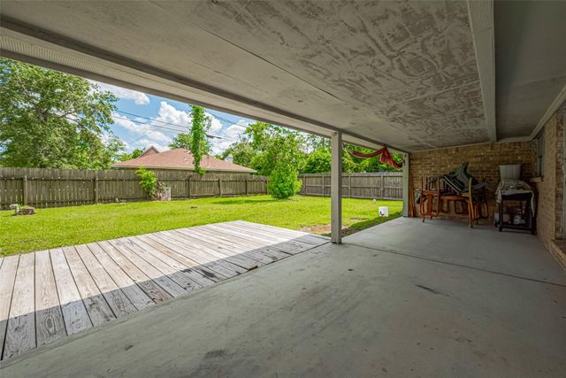 101 Wildrose Street, Baytown, TX 77520