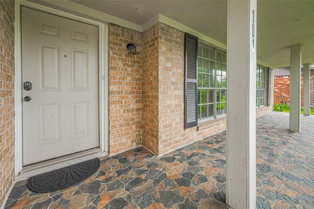 101 Wildrose Street, Baytown, TX 77520