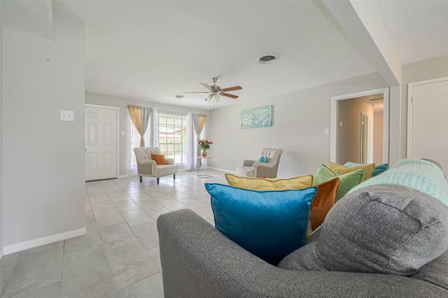 101 Wildrose Street, Baytown, TX 77520