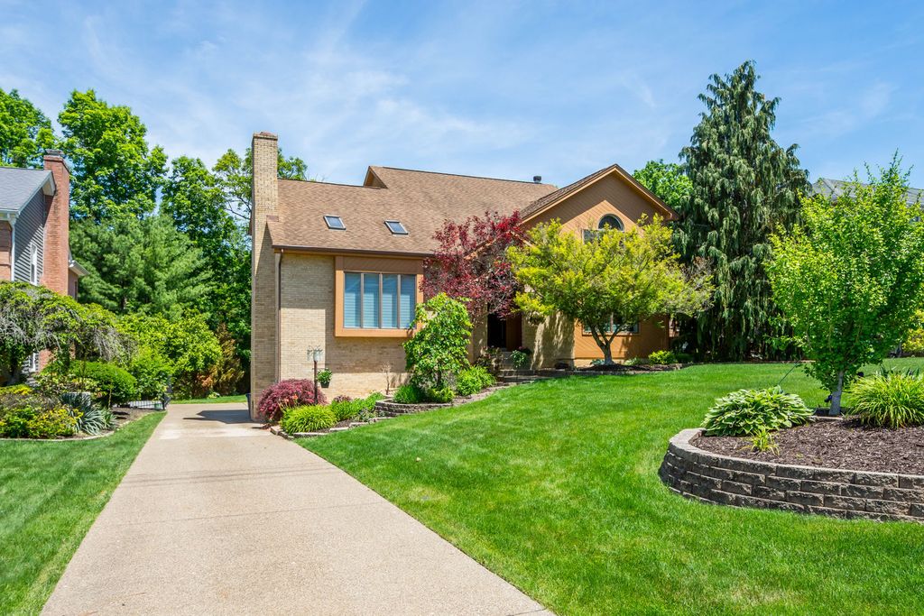 717 Stonegate Drive, Collier Twp, PA 15071