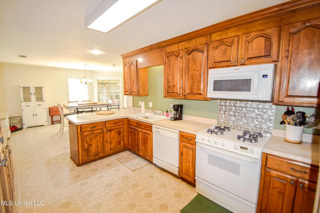305 Peachtree Street, Brandon, MS 39042